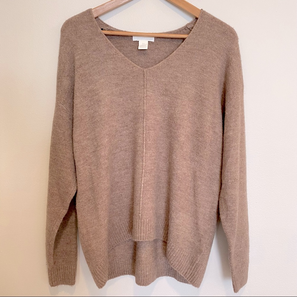 H&M beige tan slouchy cozy v neck sweater